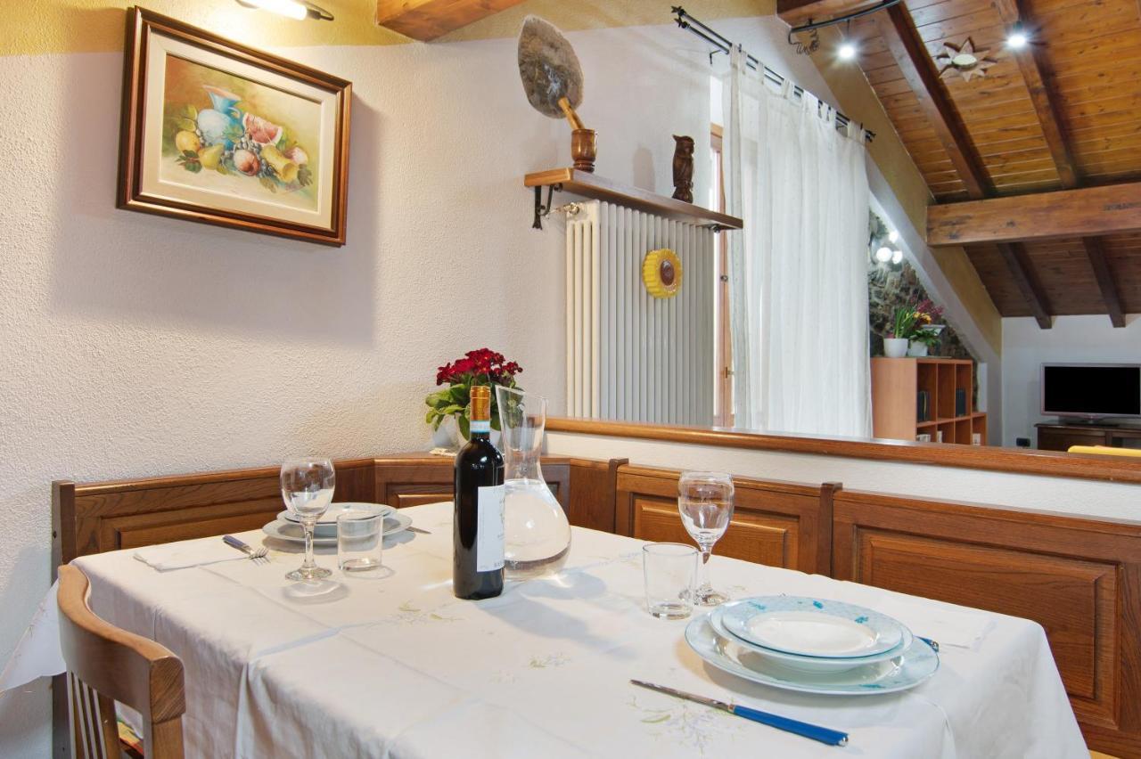 Apartamento La Mansarda Di Eros E Tiziana Lanzo dʼIntelvi Exterior foto