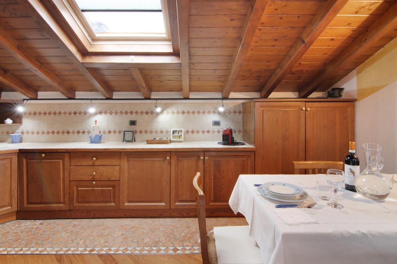 Apartamento La Mansarda Di Eros E Tiziana Lanzo dʼIntelvi Exterior foto