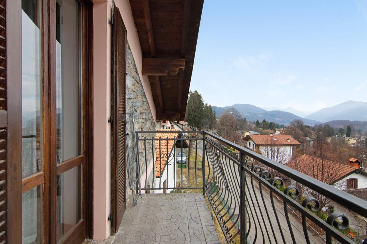 Apartamento La Mansarda Di Eros E Tiziana Lanzo dʼIntelvi Exterior foto
