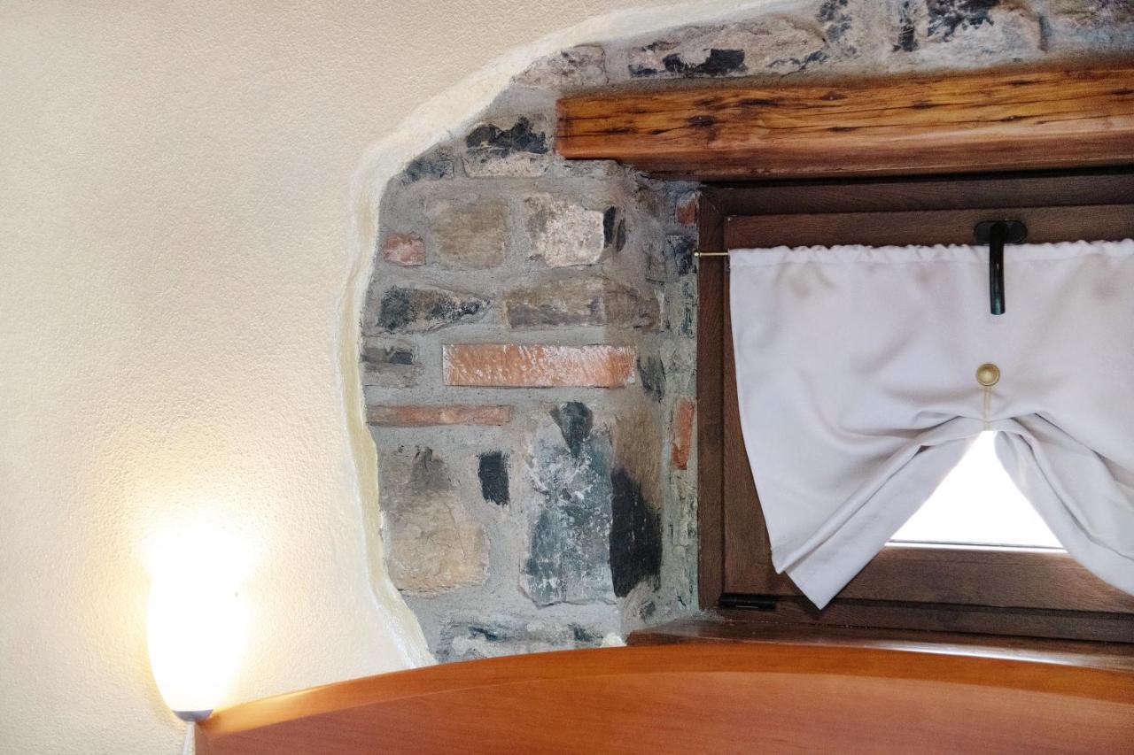Apartamento La Mansarda Di Eros E Tiziana Lanzo dʼIntelvi Exterior foto